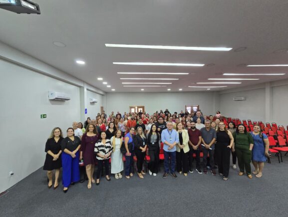 Amazonprev fortalece ações de educação previdenciária em encontro da SES-AM